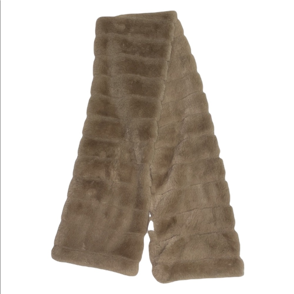 NWOT Faux Fur Pull Through Scarf - Light Brown - One Size